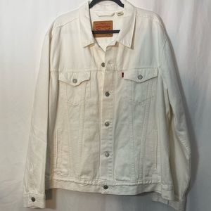 NWT 2XL white Levi’s jean jacket.